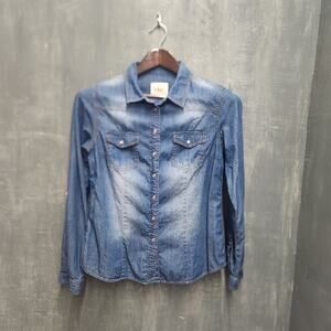 YMI Long Roll Tab Sleeve Snap Button-Down Denim Shirt Round Hem Juniors Large